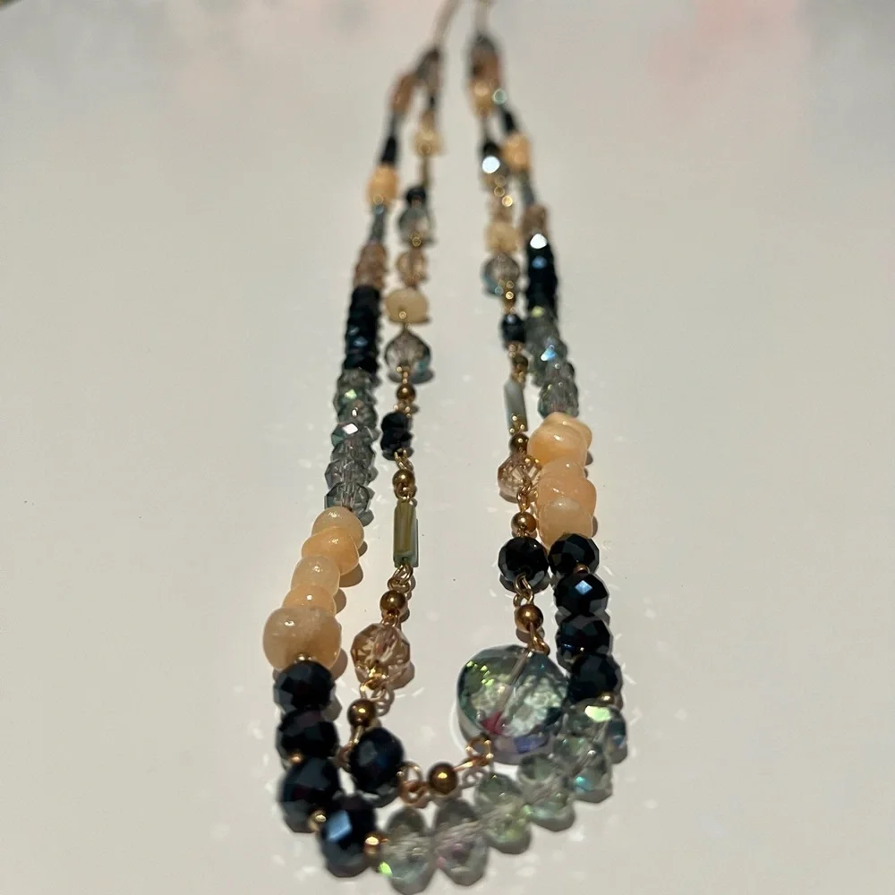๐ Gorgeous Layered Beaded Necklace - Picture 1 of 6